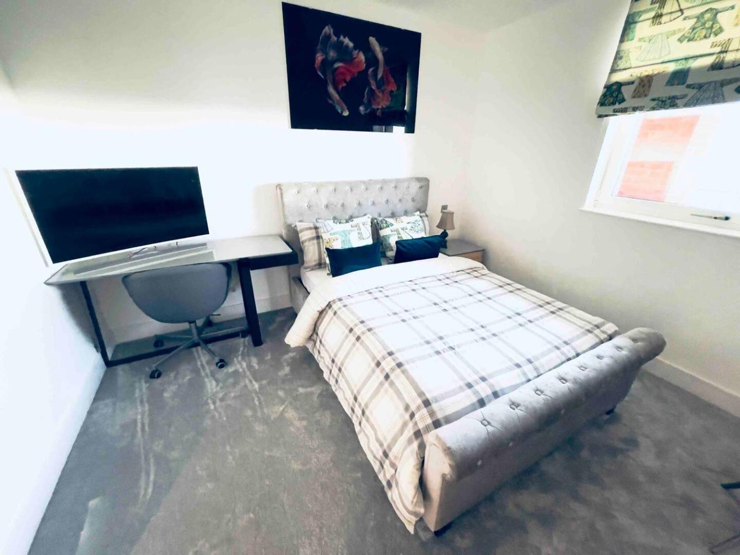 Healum Retreat - 3br Southall